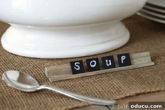 Table-food-and-placesetting-markers-using-DIY-chalkboard-Tiles Table-food-and-placesetting-markers-using-DIY-chalkboard-Tiles