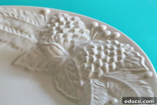 Mastering Durable Furniture: The Two-Recipe Chalk Paint Method 14 Holiday Ceramic Platter
