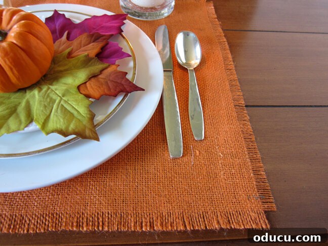 How to make fringed placemats with burlap, adding texture to your Thanksgiving table decor.