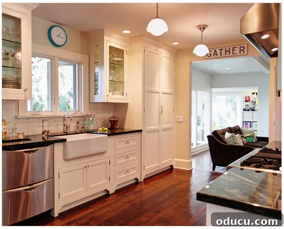 Kitchen cabinets with feet from Houzz Kitchen cabinets with feet from Houzz