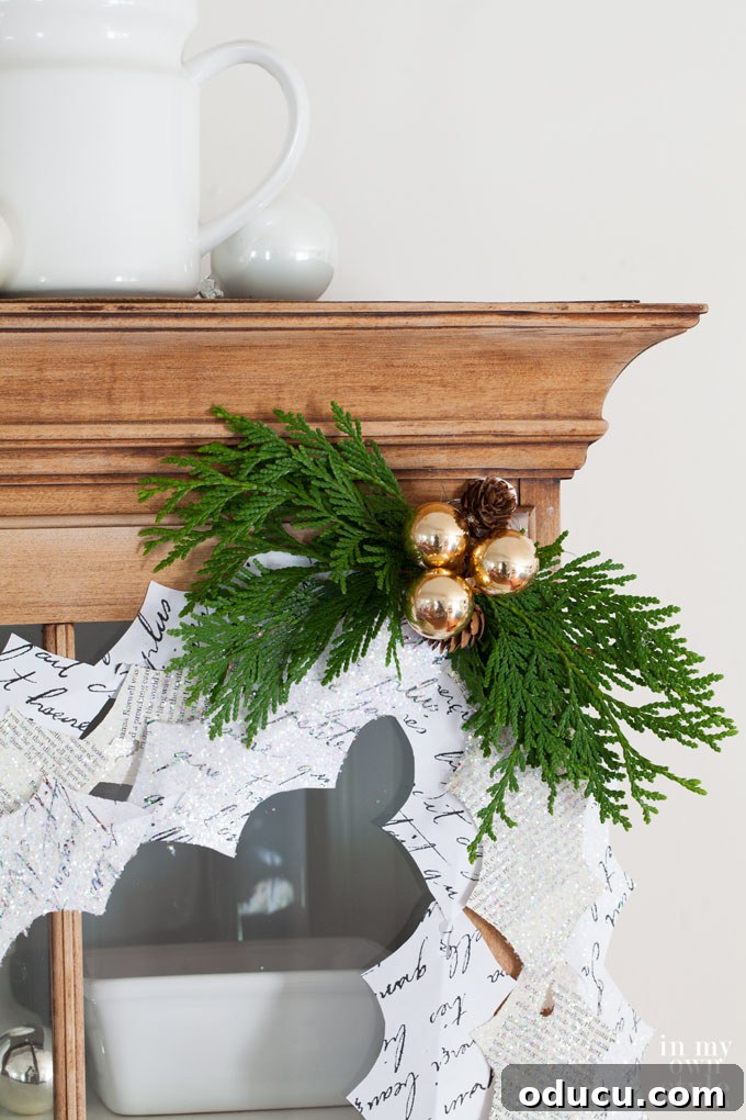 Simple Christmas decorating crafts and free printables: Hanging your DIY garland