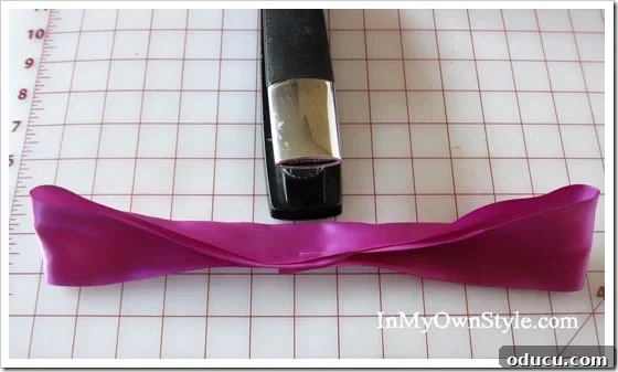 Mastering Ribbon Bows: Simple Steps for Gifts, Wreaths, and Decor 29 How to make a stapled bow