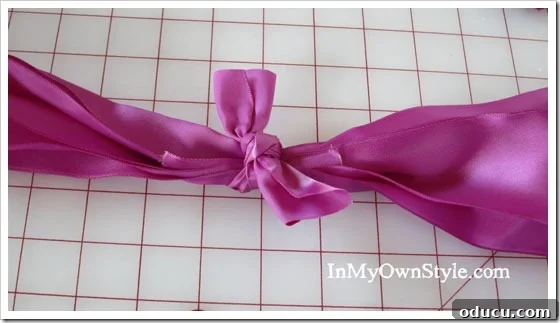 Mastering Ribbon Bows: Simple Steps for Gifts, Wreaths, and Decor 37 Easy ribbon bow