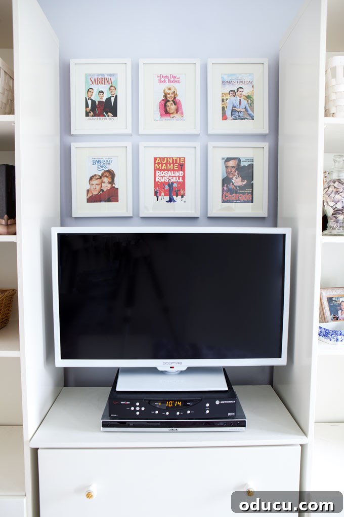 Free Art Ideas for Your Bedroom 3 Check out this gallery wall idea using movie DVD case covers...repurposing project