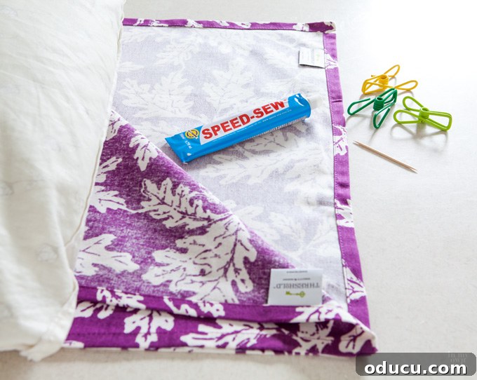 Effortless Large No Sew Accent Pillow 3 No-sew-pillow-technique
