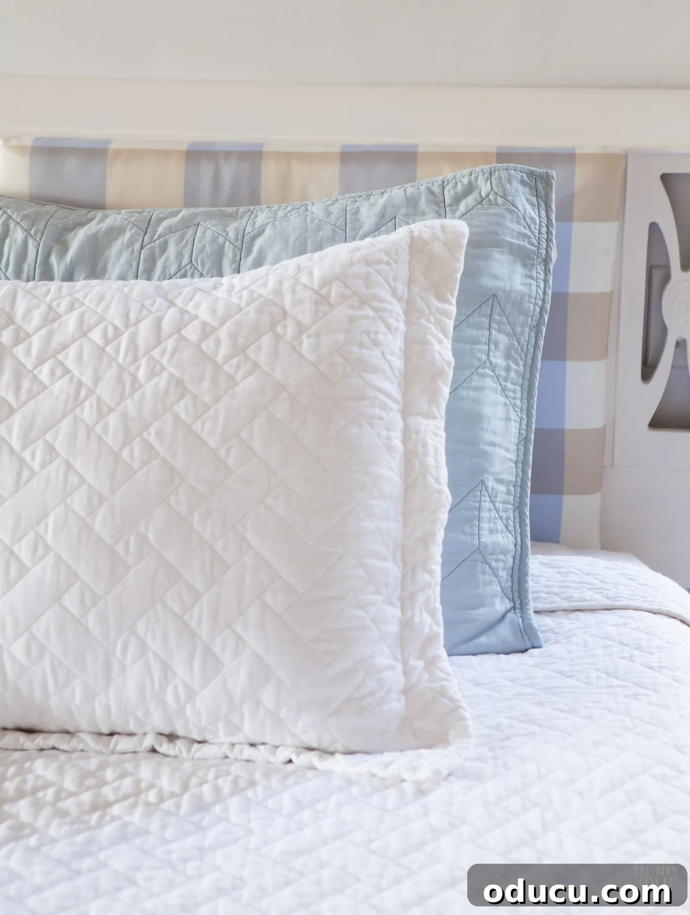 Upcycled Cushioned Headboard 2 Luxurious DIY cushioned headboard with soft pillows
