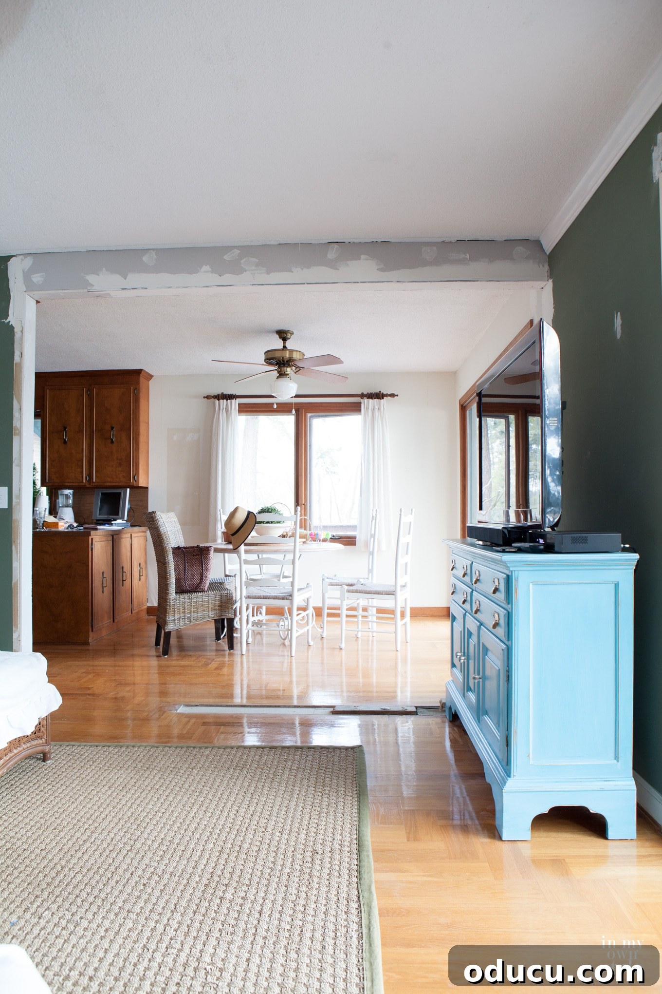 The Illusion of Effortless TV Renovations 7 Lake house remodeling ideas for an open plan layout