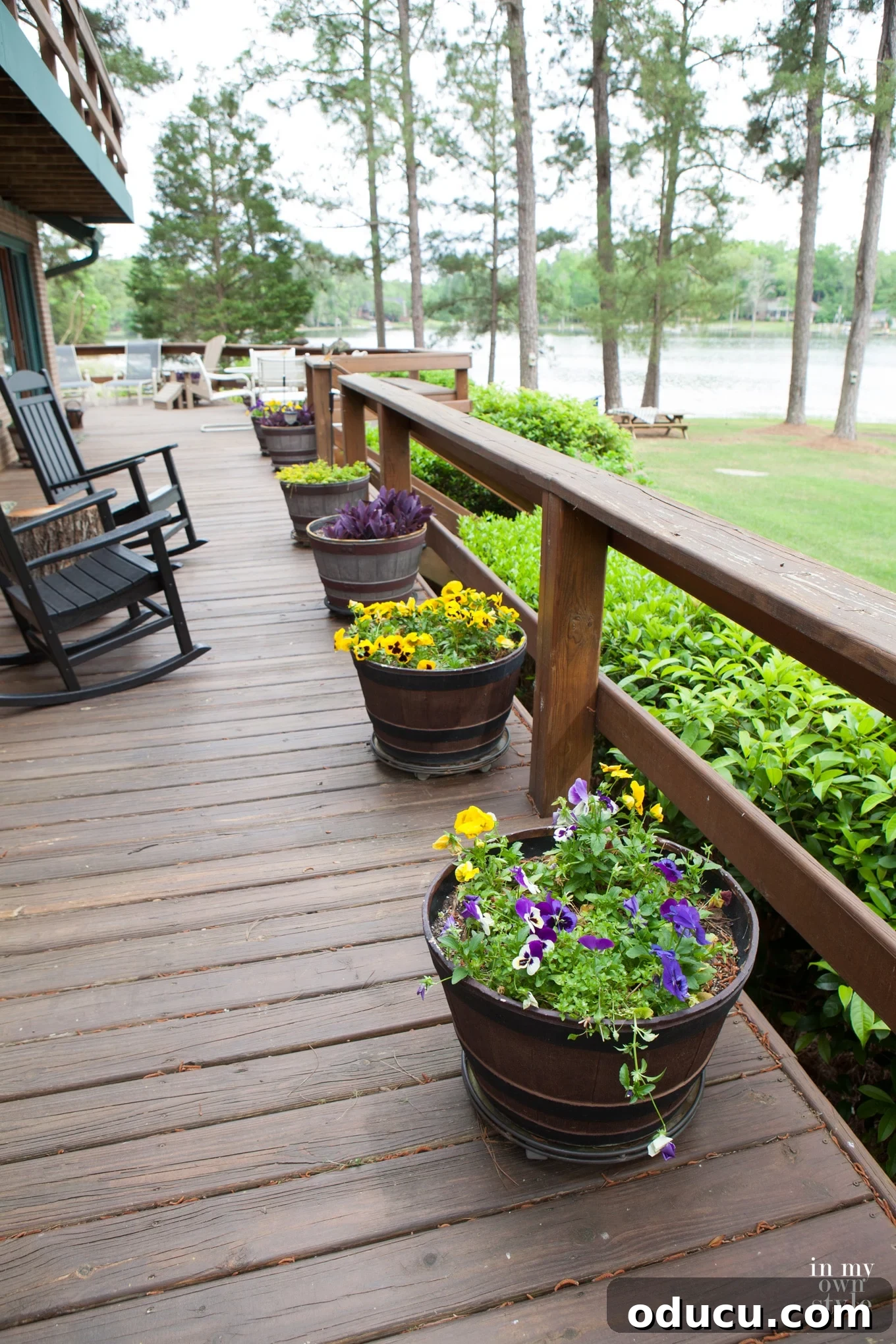 My Home's Exterior: A Palette of Pride 3 Outdoor Flower Planter Ideas to Coordinate with Teal House Exterior