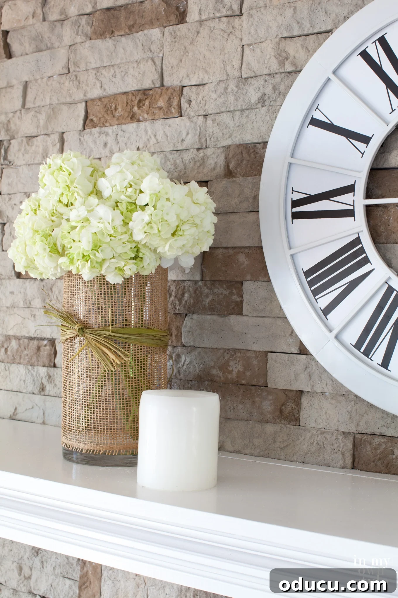 Craft an Instant Flower Vase in 10 Minutes 7 Flower Vase Ideas with Burlap for Farmhouse Style Decor