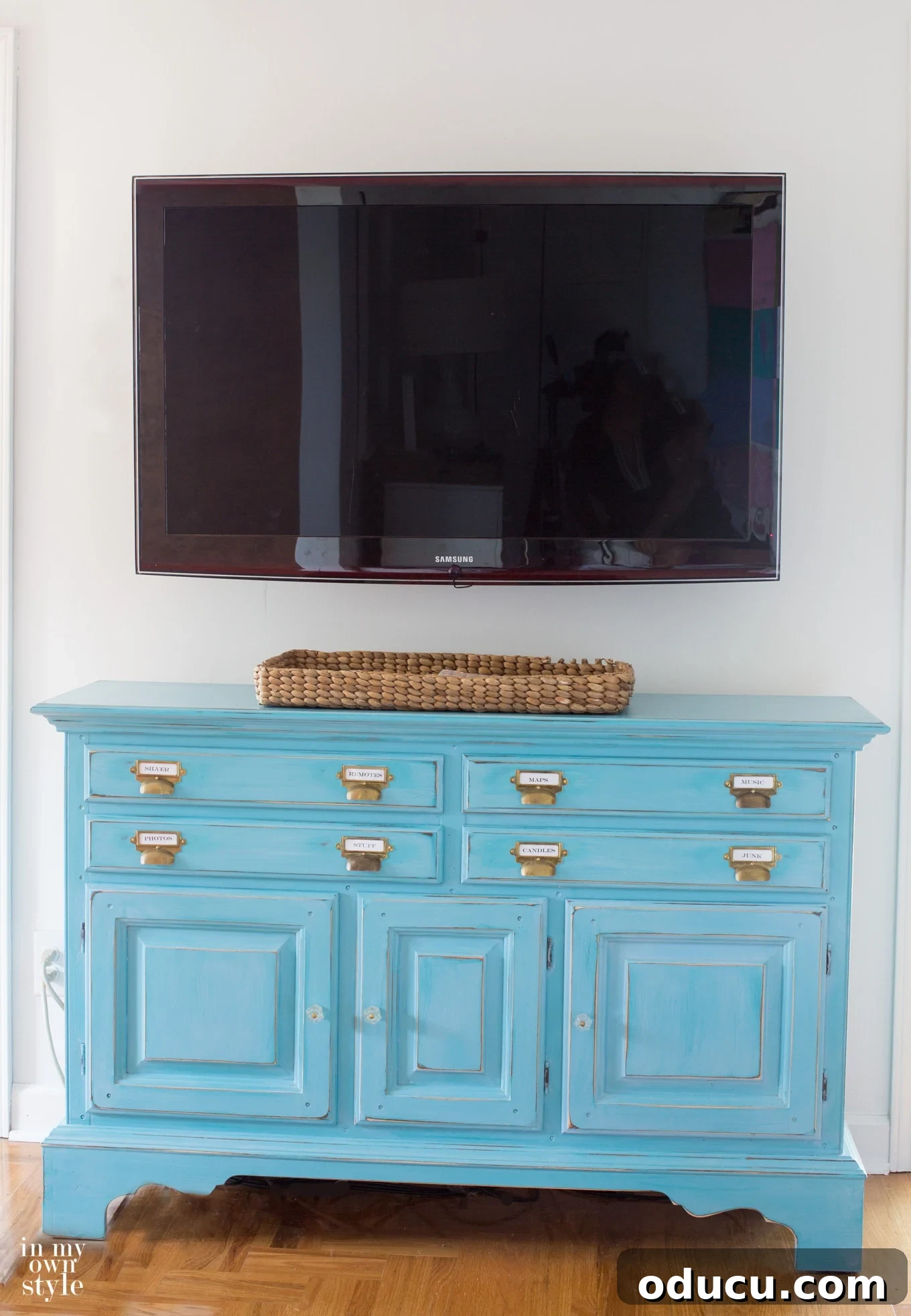 Perfecting Your Swivel TV Mount Setup and Invisible Cable Management 11 Innovative ways to hide TV cable box with wall-mounted TVs