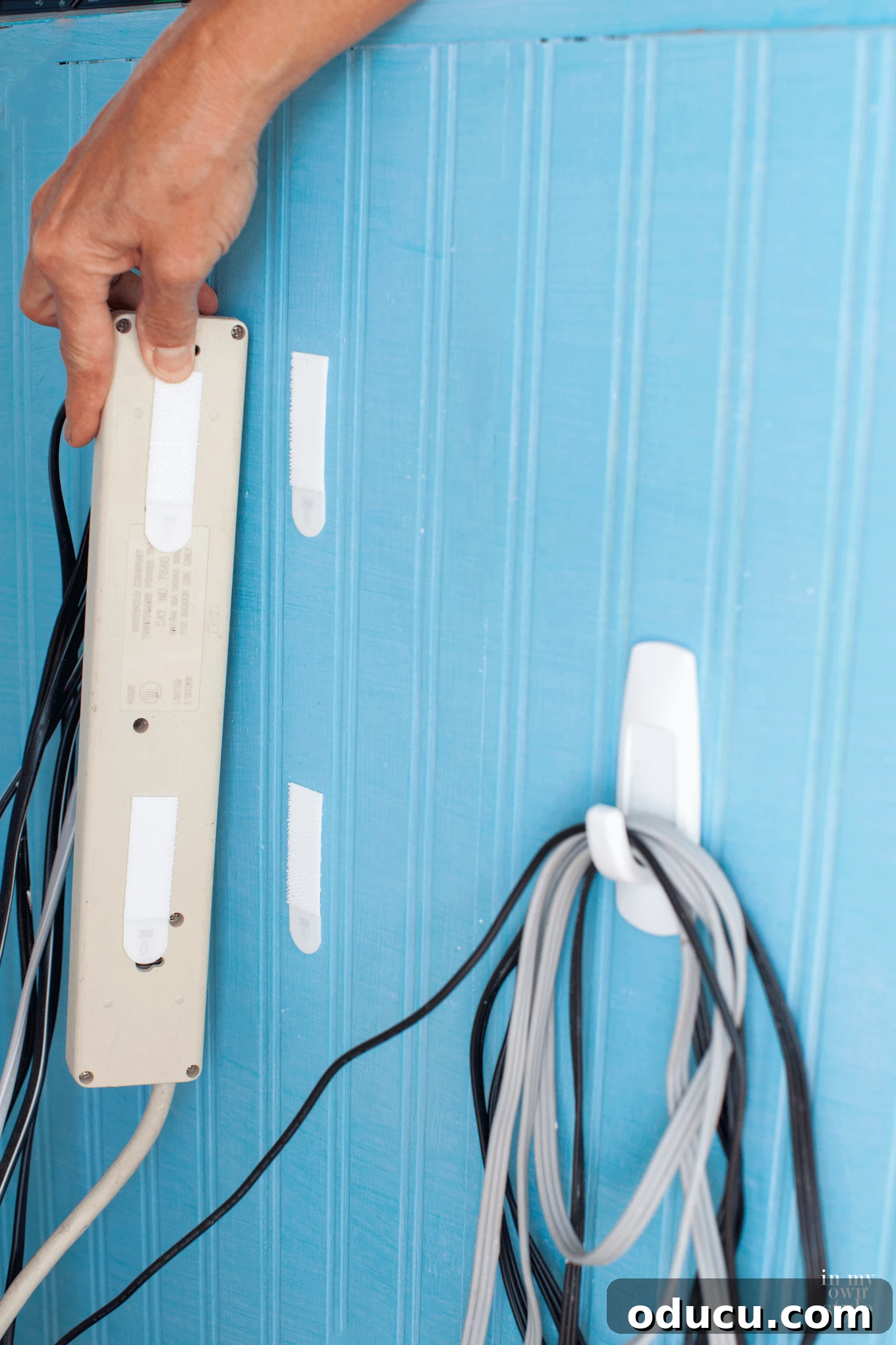 Perfecting Your Swivel TV Mount Setup and Invisible Cable Management 9 Step-by-step guide to hiding a power strip and TV cords