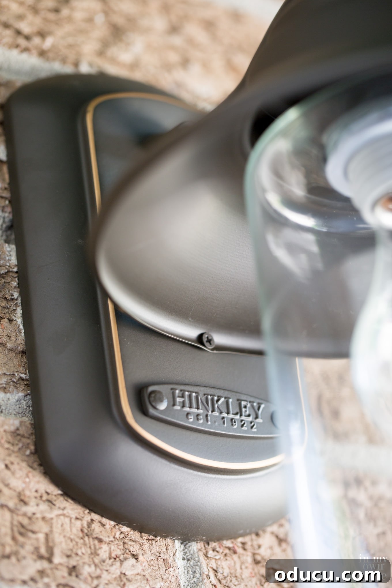 Hinkley-Outdoor-Light