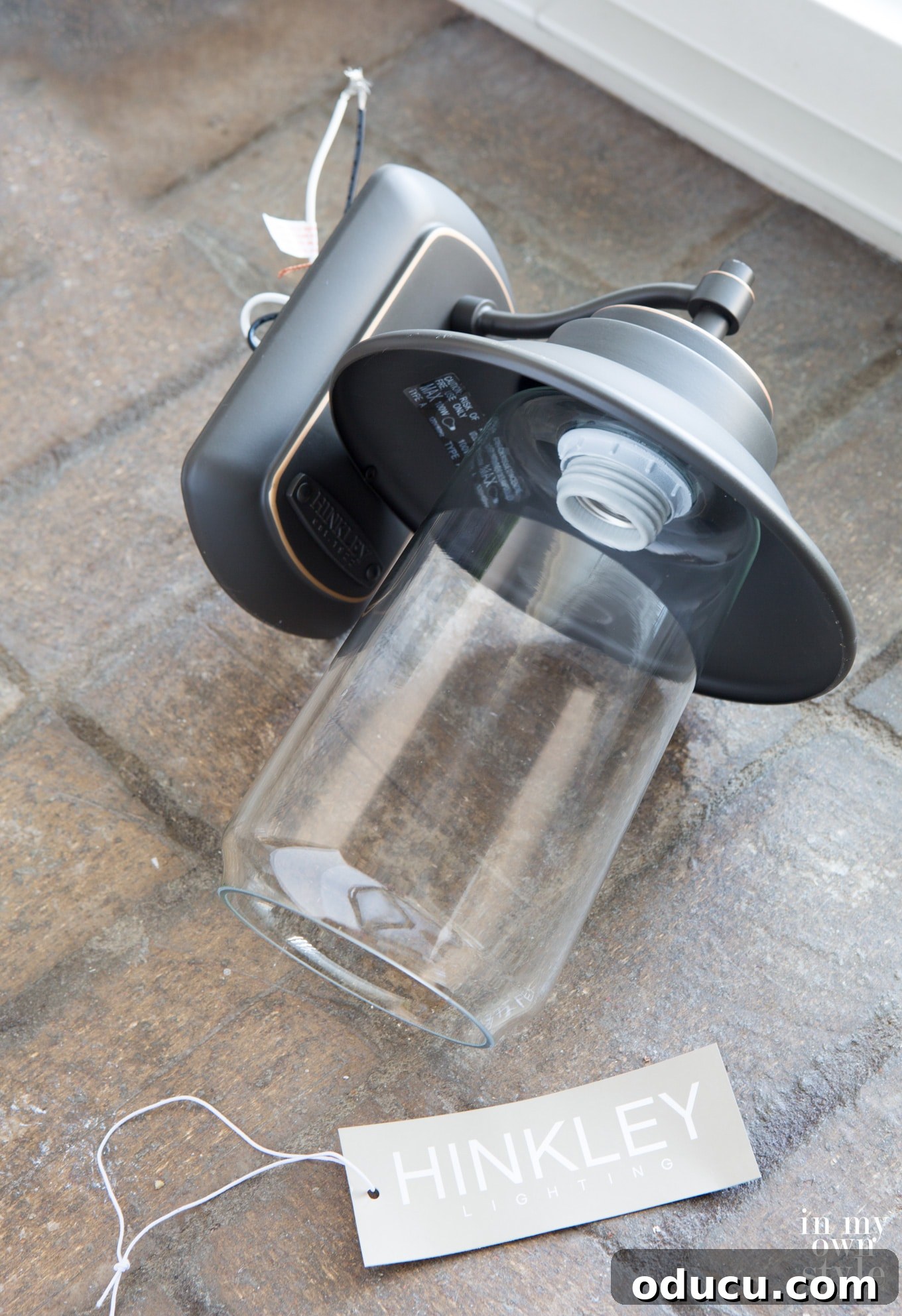 Hinkley-oil-rubbed-broze-outdoor-light