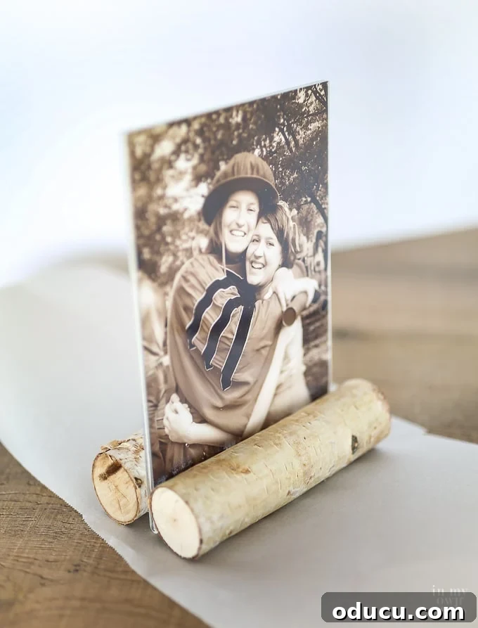 10 minute diy fall photo frame to make, showing photo being inserted