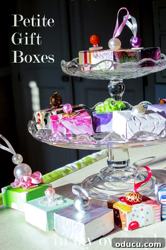 How to make tiny gift boxes using recycled greeting cards