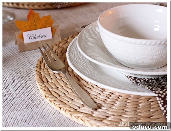 Autumnal Paper Pouch Place Cards 5 Thanksgiving table place setting idea using a paper bag as a place card holder, showcasing the finished product.