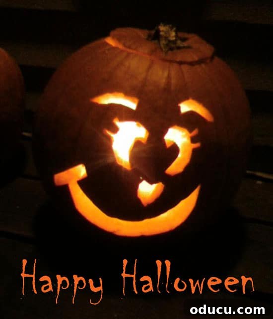 Spooktacularly Sweet Halloween Candy Pouches 17 Creative pumpkin carving ideas for Halloween decor