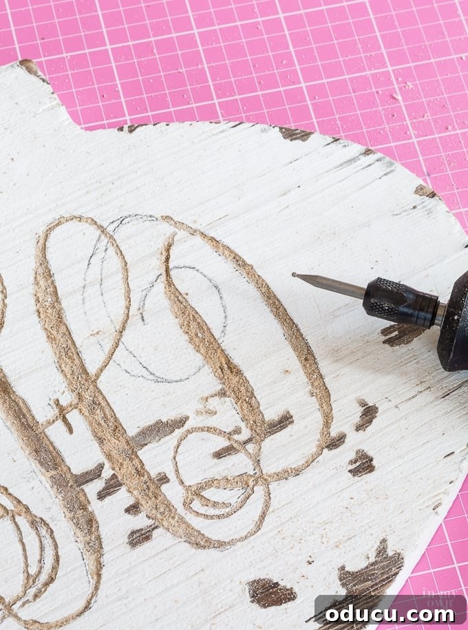 Artisan Rustic Monogram Wood Decor 15 carve-a-monogram-into-a-wood-ornament