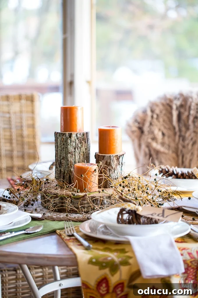Crafting a Perfect Round Tablecloth for Thanksgiving 5 Rustic and chic Thanksgiving table setting