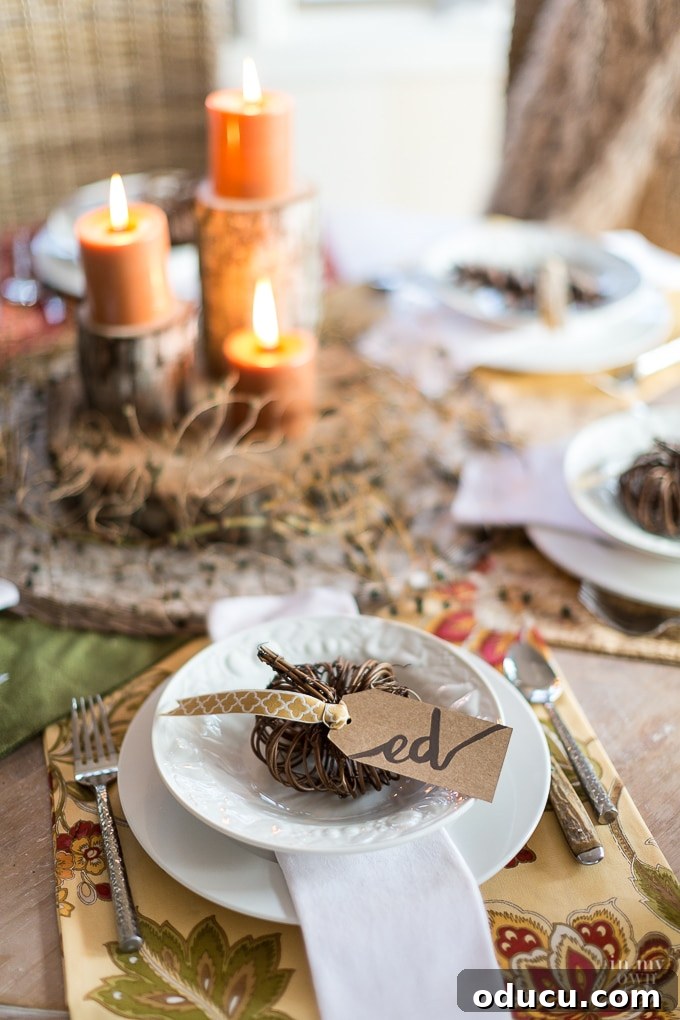Crafting a Perfect Round Tablecloth for Thanksgiving 8 rustic table setting ideas