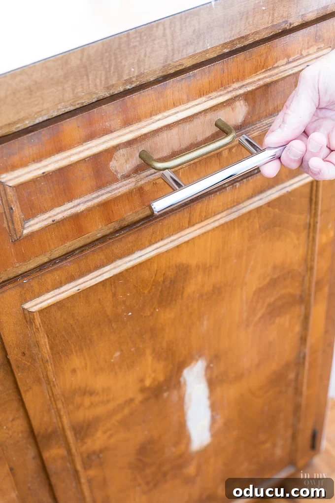 Small Touches, Big Impact: Kitchen Hardware Update 4 Removing Vintage Kitchen Cabinet Hardware for a Modern Upgrade