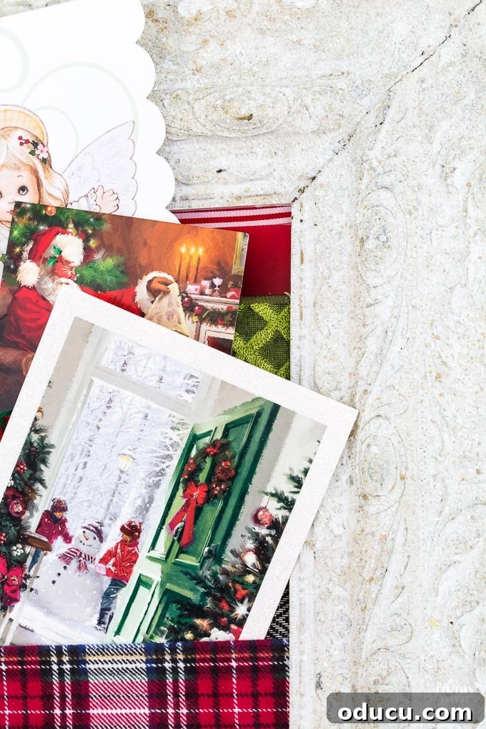Fast & Festive Christmas Card Holder: Make It Tonight! 4 Display Christmas cards in style by making a Christmas card holder using ribbon and a frame.