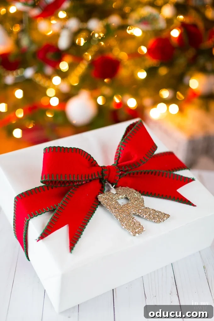Creative and easy gift wrapping ideas for Christmas setup with warm drinks