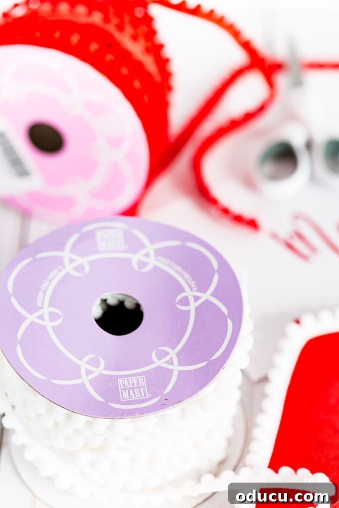 Money card giving with creative and easy gift wrapping ideas applying trim