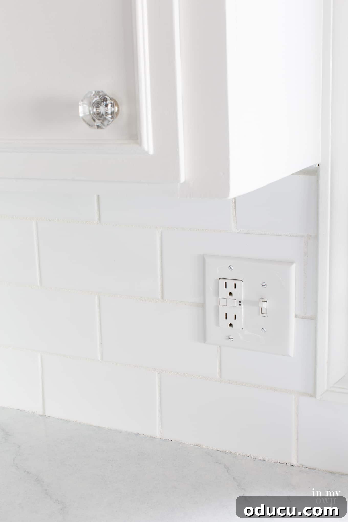 Modern Subway Tile Backsplash Inspiration for Kitchens 11 White Subway tiles on kitchen backsplash