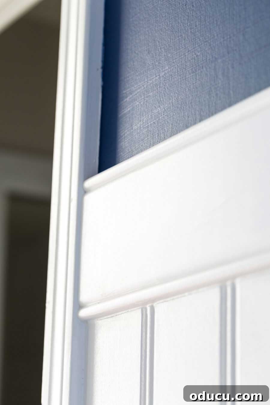 Transform Your Walls With Easy Faux Grasscloth 6 Hallway-wall-treatment-ideas-for-decorating