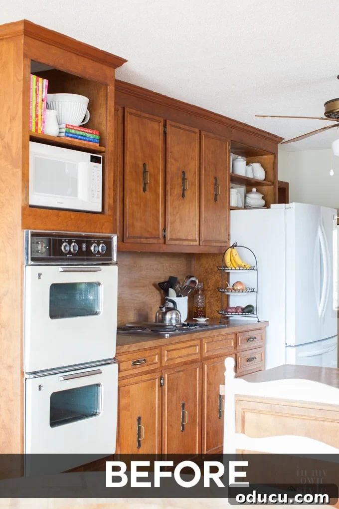 1970's-kitchen-makeover-before-photo