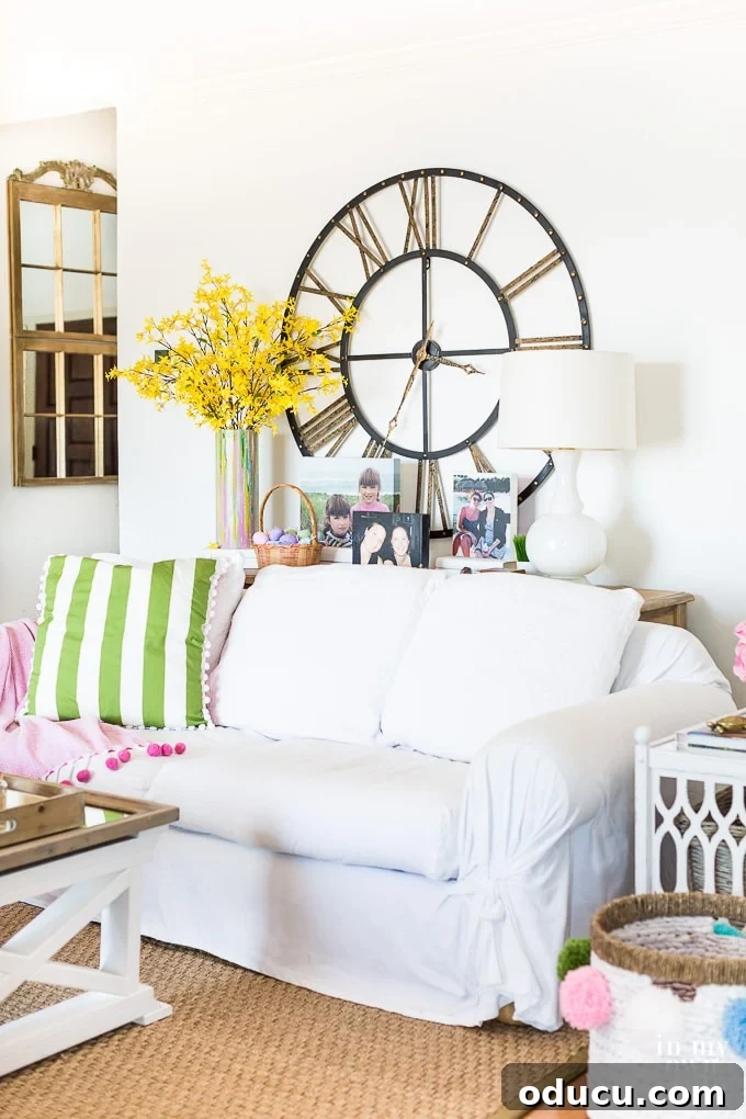 Vibrant Glass Vases: Spring's Decorative Touch 17 Spring and Easter decorating ideas