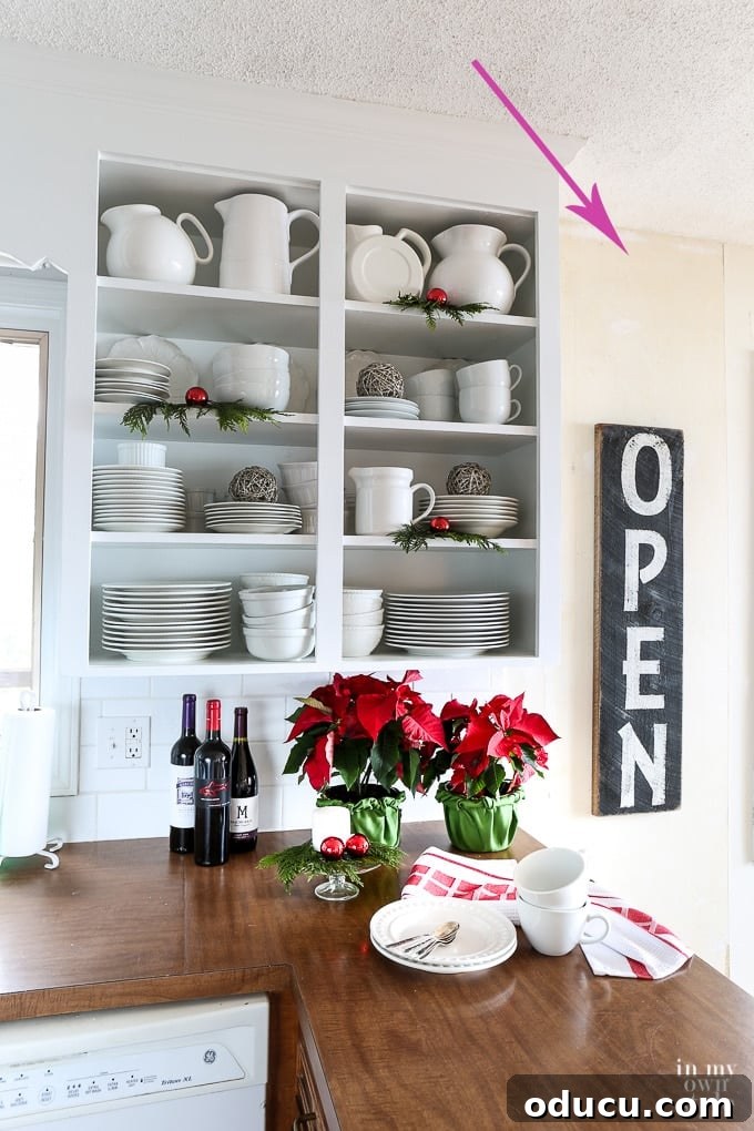 Elevate Your Dining Room with Textured Wallpaper 3 Christmas-Kitchen-Decorating-ideas