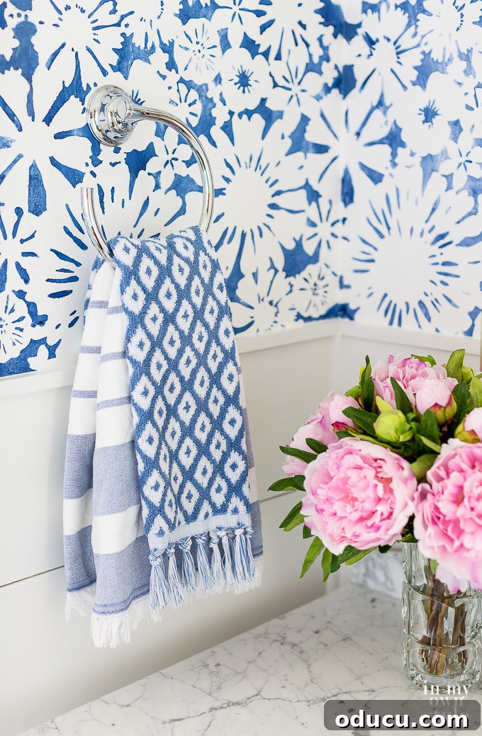 How to display towels in a bathroom How to hang bath towels in a pretty way