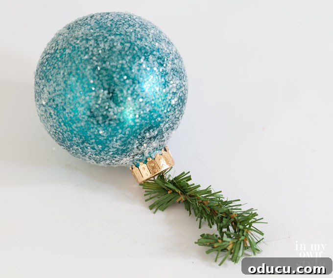 How-to-hand-Christmas-Ornaments-invisibily-on-a-tree