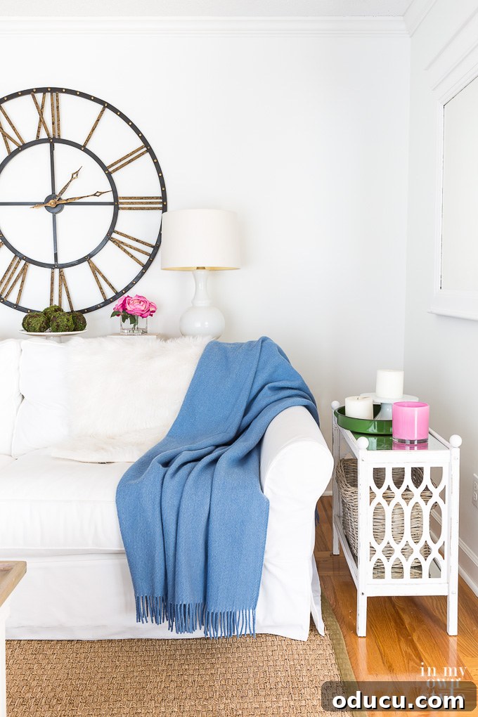 Mastering Ambiance A Decorator's Guide to Perfect Lighting 7 What is the right lamp shade to use on a table lamp?