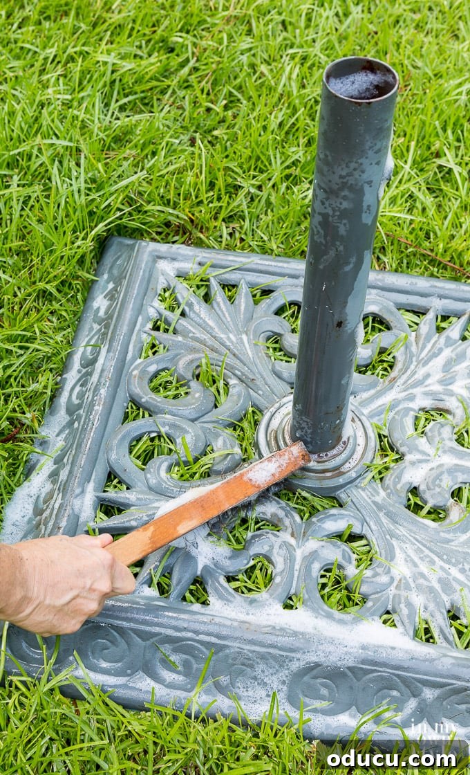 How to clean metal outdoor furniture before spray painting. What is the best outdoor spray paint to use for patio furniture
