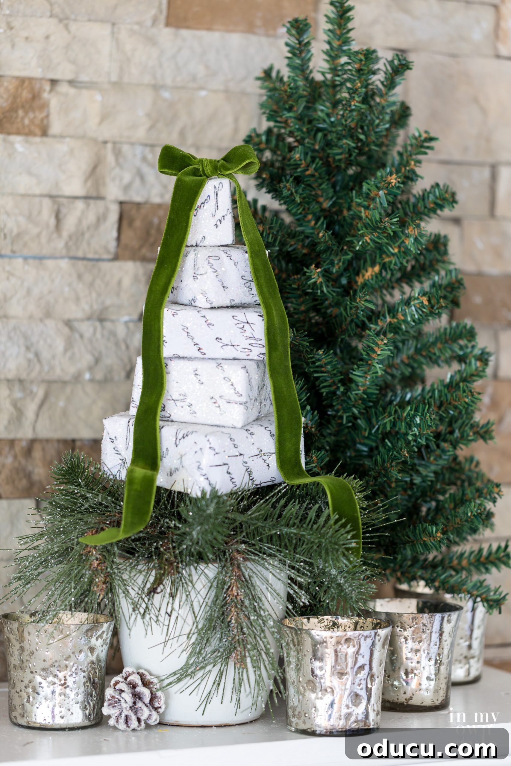how to make a christmas tree with boxes