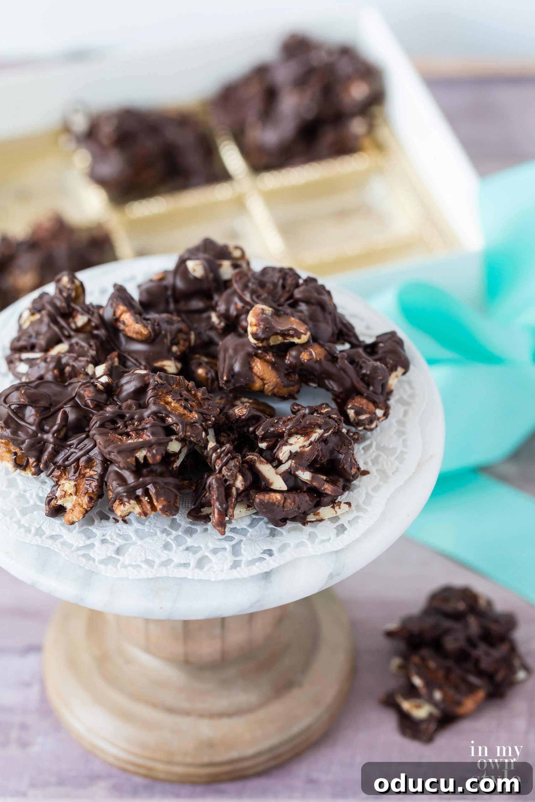 Trend Spotting & DIY Crafting 2 Delicious Dark Chocolate Nut Clusters from Bruges Chocolaterie, an artisanal treat perfect for holiday gifting