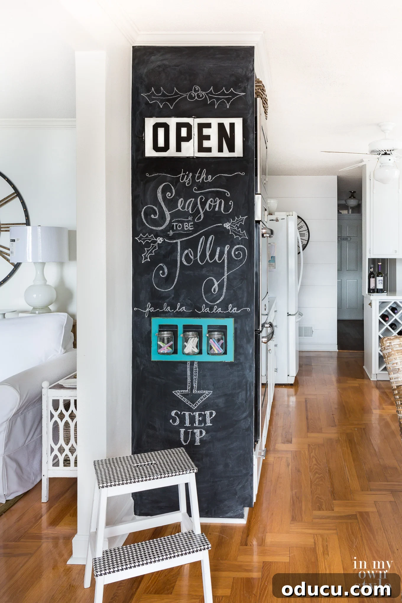 Decorative Chalkboard Wall: Ideas for Home Interiors Chalkboard wall featuring creative drawings, quotes, and decorative elements.