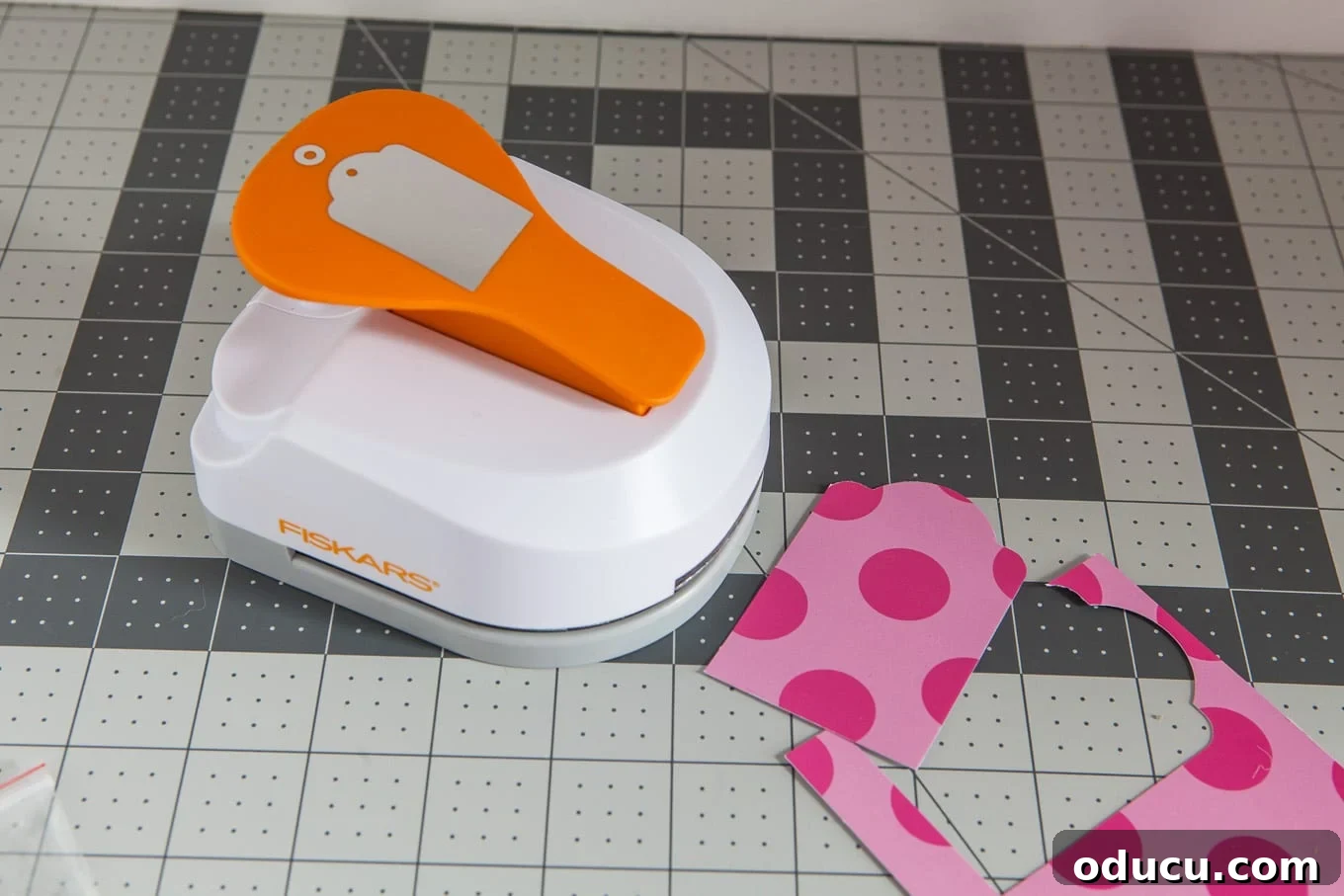 6 Brilliant Reasons to Skip Store-Bought Christmas Gift Tags 18 How to Create Gift Tags Using a Fiskars Gift Tag Maker