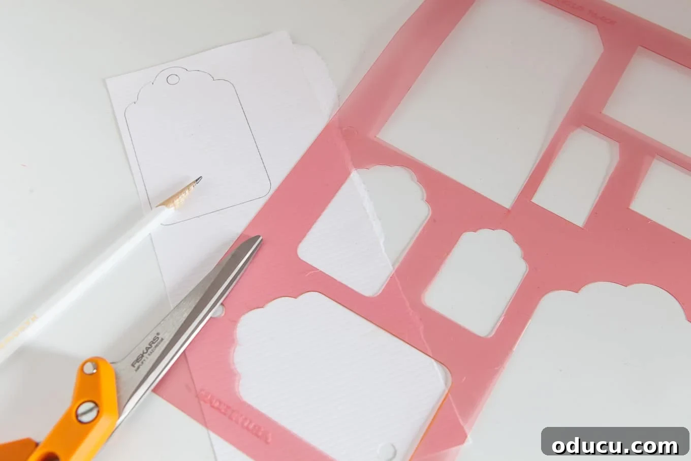 Easy Guide to Making Gift Tags of Various Shapes and Sizes