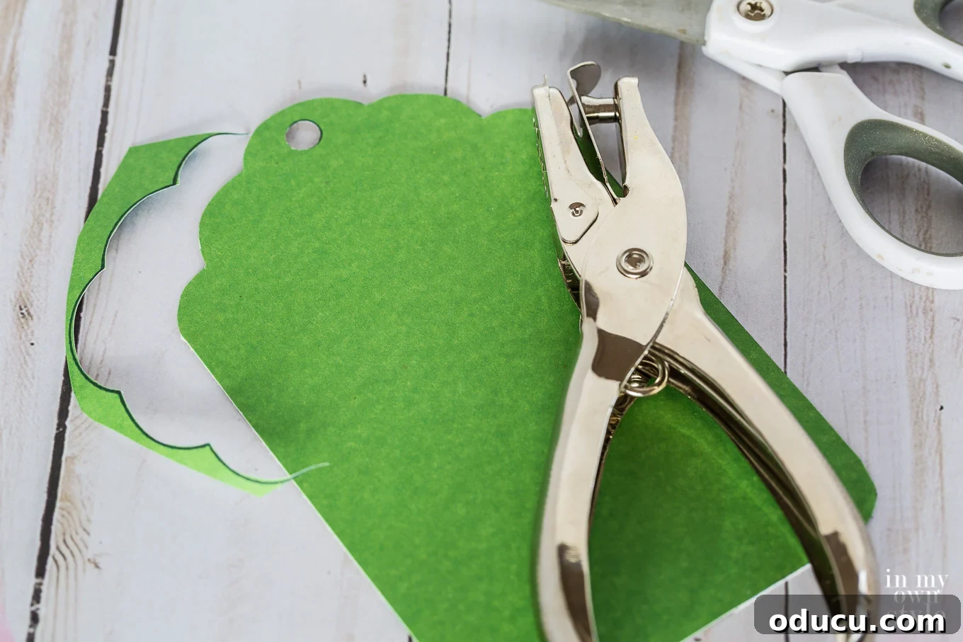 6 Brilliant Reasons to Skip Store-Bought Christmas Gift Tags 10 How to Precisely Punch a Hole in a Gift Tag