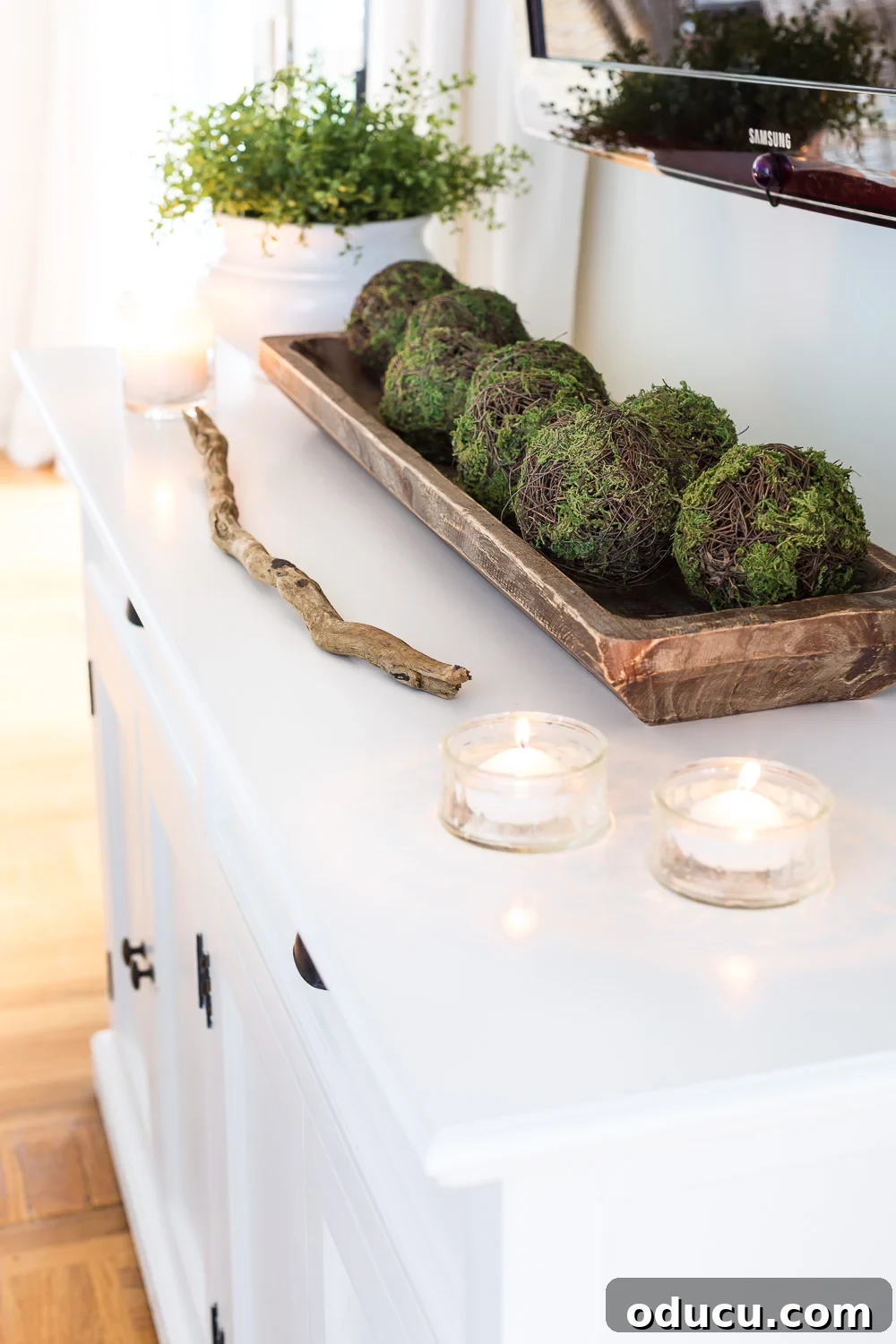 decorating ideas for under a TV