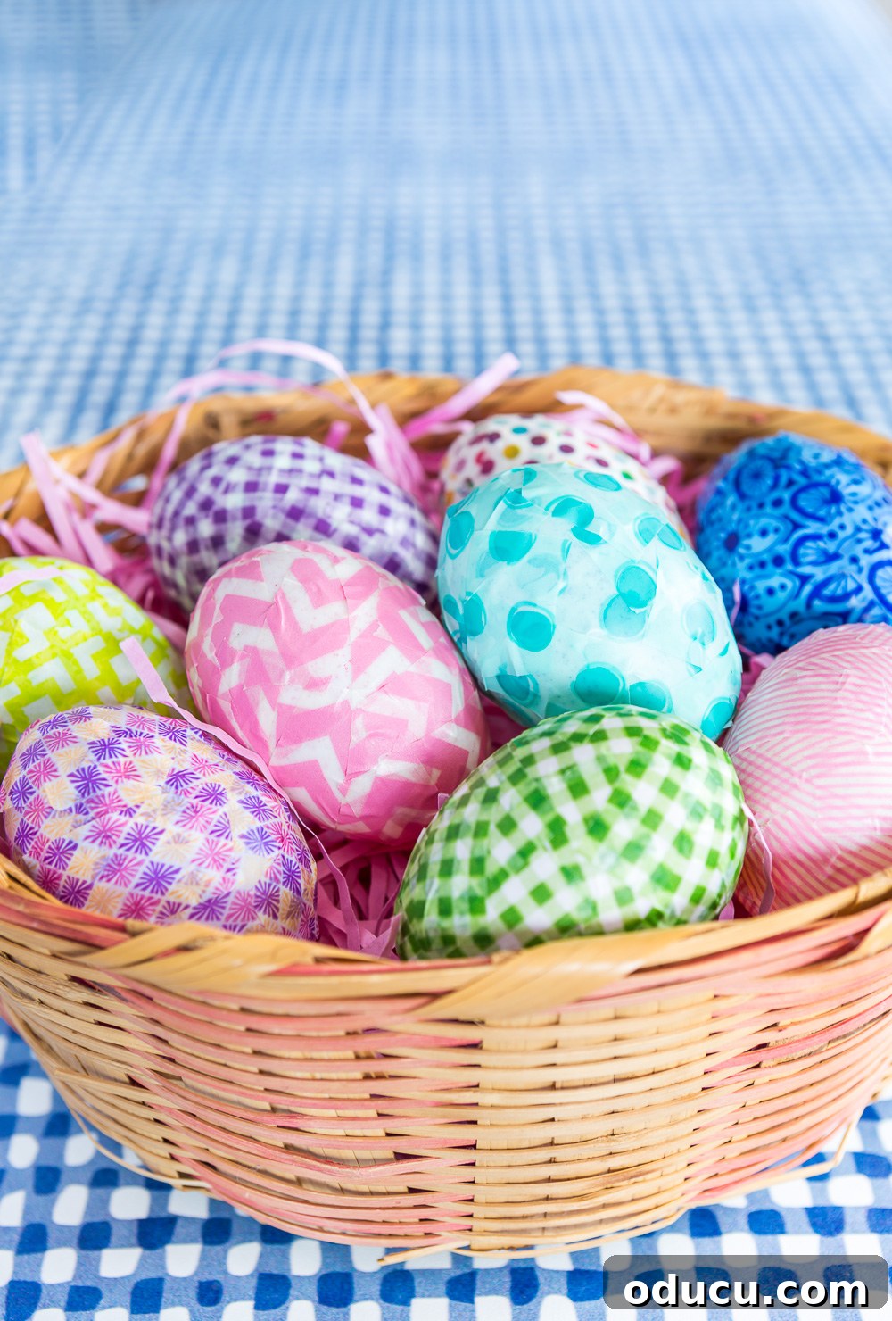 Creative and easy ideas for coloring Easter Eggs with Washi tape