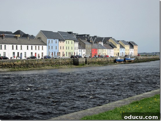 Ireland-Galway--River-with- Scenic view of the River Corrib in Galway, lined with charming colorful houses