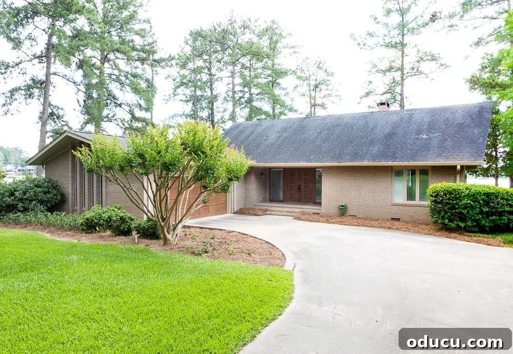 1970 Ranch style home before adding the wood slat wall feature
