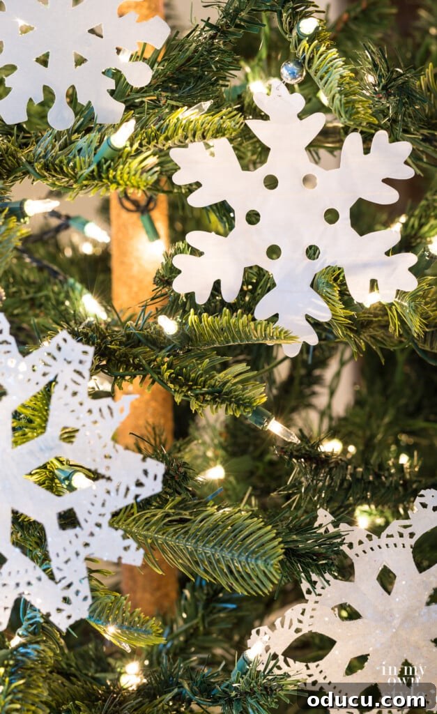 Kağıt Dantellerden Kar Tanesi Süs Yapımı 9 The best way to make pretty paper snowflakes