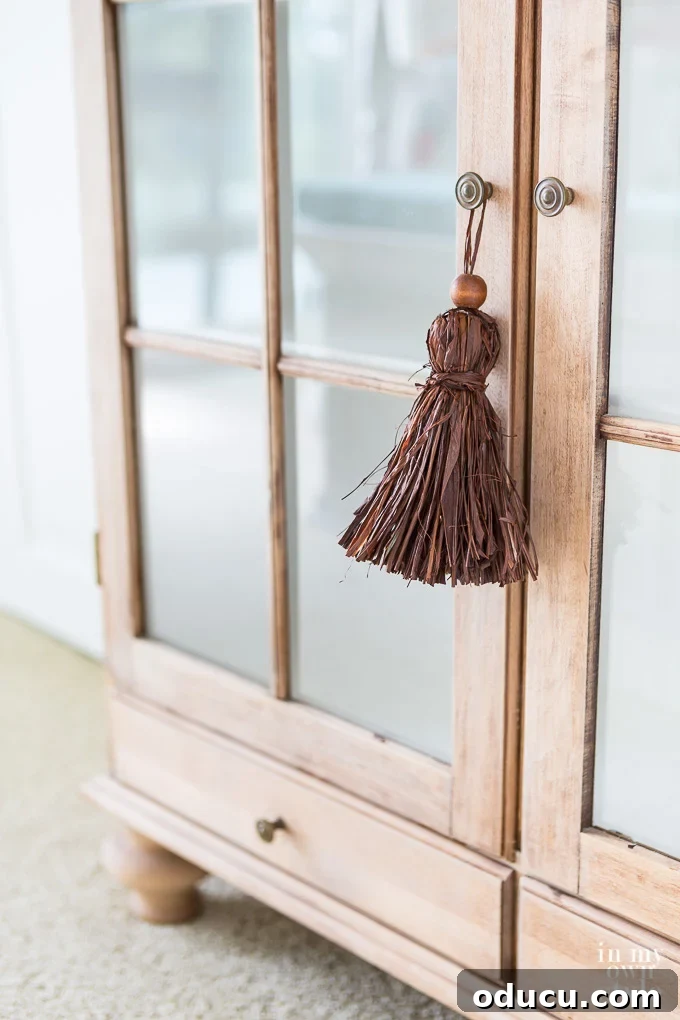 Harvesting Styles: Autumnal Allure 2 How to make raffia tassels for affordable fall decorating