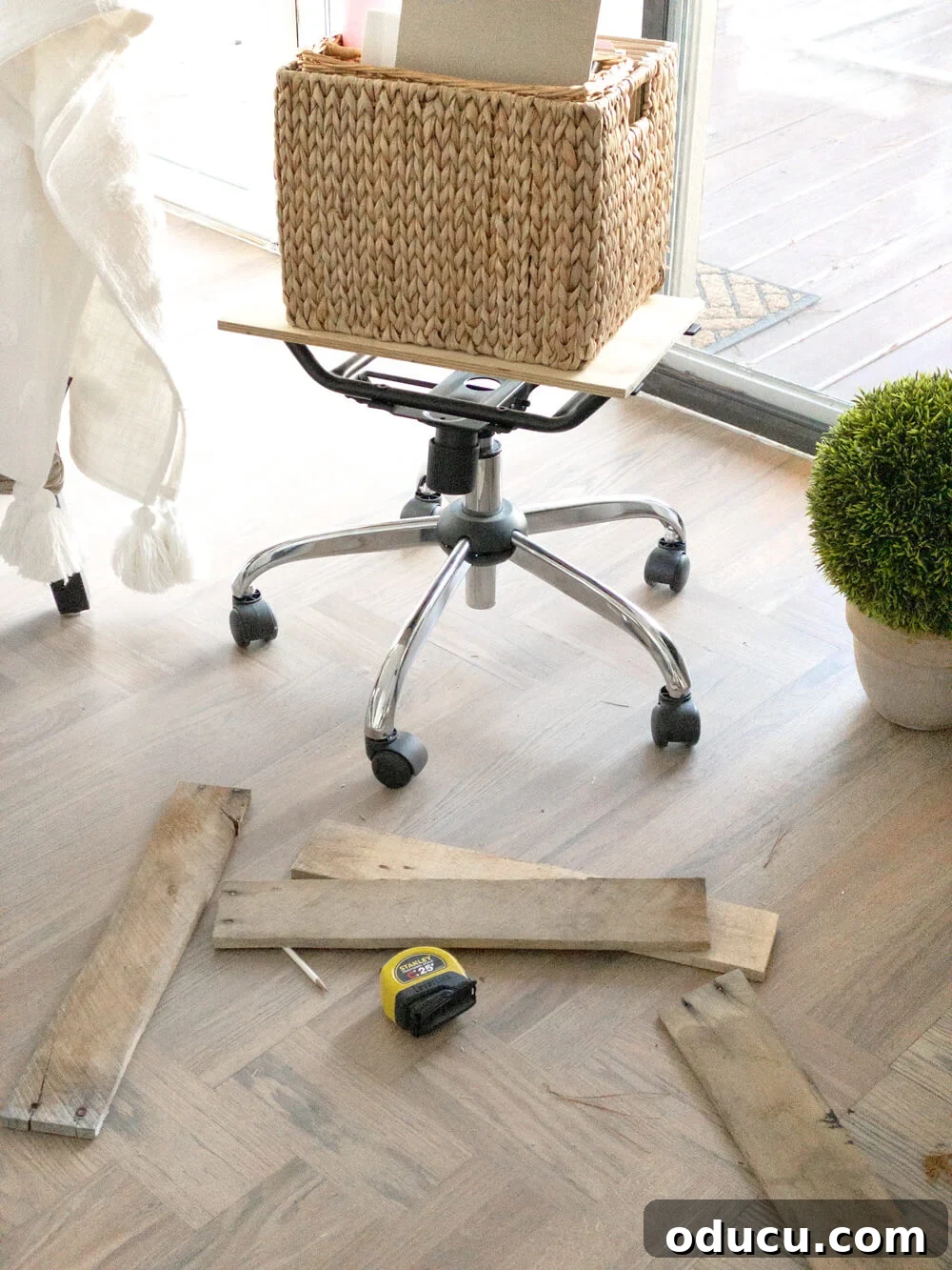 Creative File Solutions for Your Home Workspace 13 DIY guide on how to make a home filing system using repurposed materials.